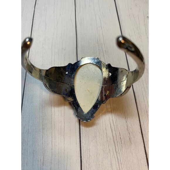 Silver Tone Cuff Bracelet with Large Teardrop Cream Stone Cabochon - Picture 5 of 5